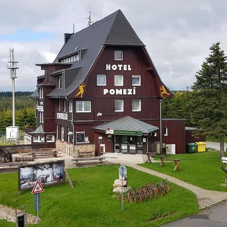 Hotel A Restaurace Pomezi Cinovec Luaran gambar