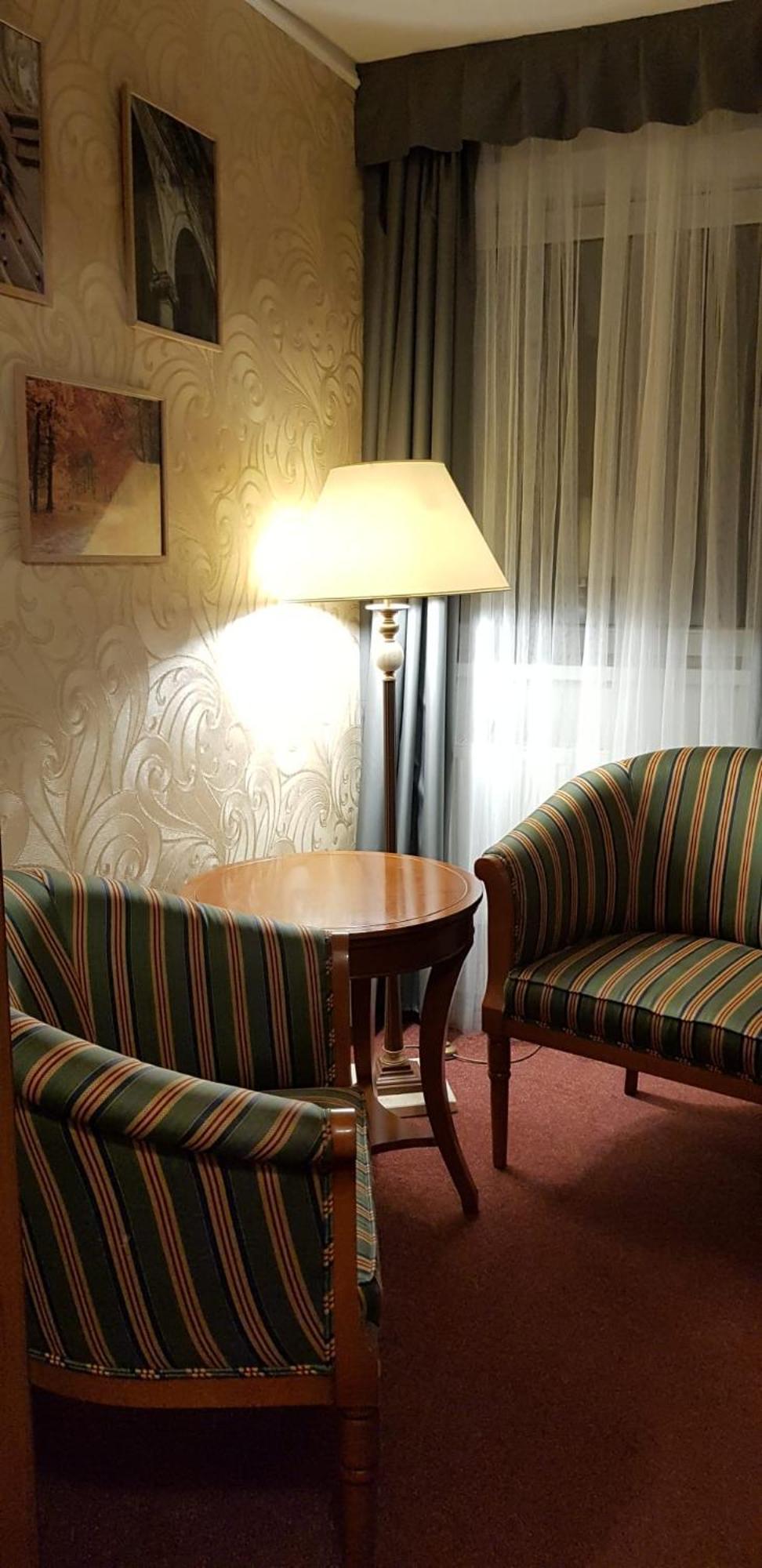 Hotel A Restaurace Pomezi Cinovec Luaran gambar